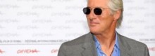 Fermano un Suv Scende Richard Gere