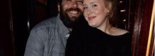 Adele, il lieto annuncio sul palco