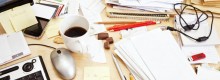 Scrivania in disordine fa intelligenza