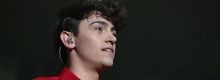 Michele Bravi torna a esibirsi dopo l'incidente