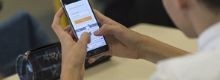 7 studenti su 10 usano il cellulare in classe