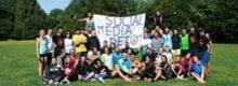 Ragazzi in vacanza senza connessione