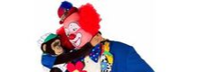 Per il licenziamento si presenta con un clown.