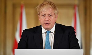 UK: Boris Johnson alla fine ordina il lockdown