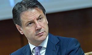 Premier Conte: Difficile prevedere riaperture