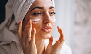 5 idee per farsi belle da sole in casa