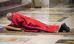 La Via Crucis di Papa Francesco senza fedeli