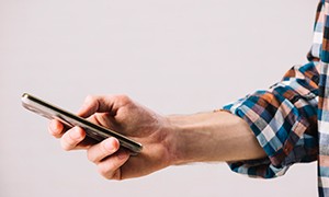 Fase 2: app per uscire, giovani escono primi