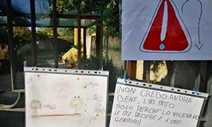 #Andrtuttobene scrive la bimba ma poi ci ripensa