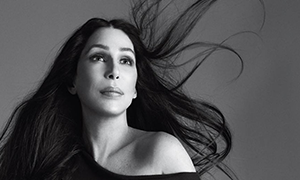 Cher pubblica la versione Spagnola  di un  classico  degli Abba 