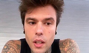 Atti giudiziari a Fedez dal Codacons: “Sempre bello ricevere queste onorificenze”