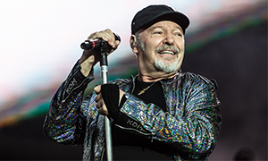 Vasco Rossi: Tour rimandato ma  pronta una nuova canzone