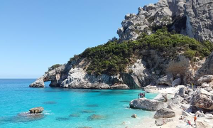 Nuove regole nelle spiagge sarde: arriva il numero chiuso