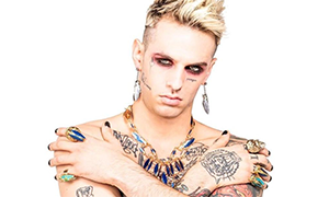 Tu si' na Mala Femmena: Achille Lauro continua a stupire i fan
