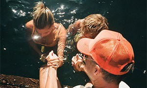 Justin Bieber e Hailey Baldwin battezzati in barca 