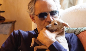 La Aidaa denuncia Bocelli e la moglie per la morte della cagnolina Pallina