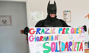 Salvatore Monni il Batman Sardo che regala sorrisi