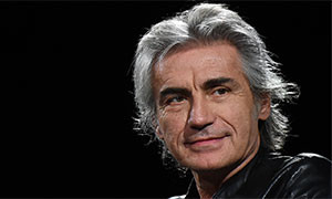 Ligabue: il bacio Gay? Non ero io! Attenti alle Fake News