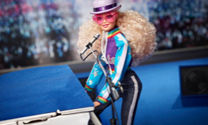 La Mattel Omaggia Elton John con una Barbie