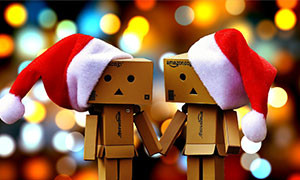 Amazon si prepara al Natale con regali e decorazioni