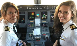 Mamma e Figlia per la prima volta nella storia pilotano insieme un aereo di linea