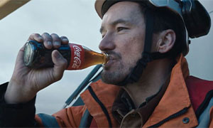 Natale Coca Cola: &quot;Questo Natale, date qualcosa che solo voi potete dare&quot;