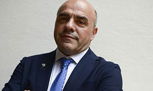 Uno Spray per bloccare il Covid, a dirlo il Biologo Angelo Vescovi