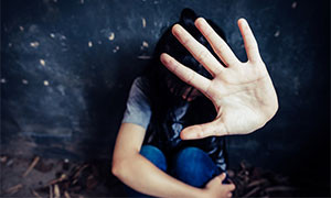 Stop alla violenza sulle donne &ldquo;Domanda agiudu. Tzerria!&rdquo;