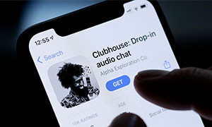 App Clubhouse: ecco come funziona il nuovo social dei messaggi vocali