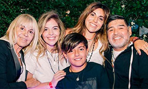 Maradona, l&rsquo;eredit&agrave; fa ancora discutere: i suoi figli &ldquo;non sono d&rsquo;accordo su nulla&rdquo;