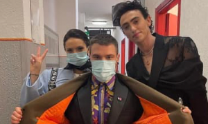 Fedez e gli altri Big di Sanremo hanno indossato una spilla particolare
