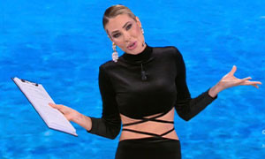 Ilary Blasi apre l'Isola dei Famosi e la sua gaffe diventa virale