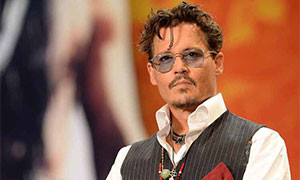 Ladro entra in casa di Johnny Depp e si beve un drink