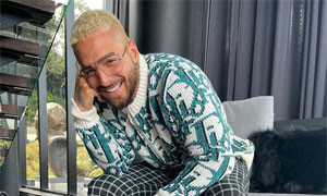 Maluma riceve il vaccino