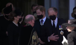 Tregua tra i fratelli William e Harry al funerale del nonno Filippo