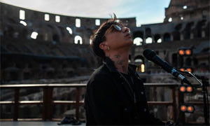 Vendita record di biglietti per un concerto digitale: Ultimo si esibir&agrave; al Colosseo
