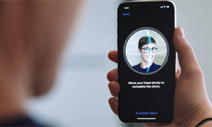 iOS 14.5: l&rsquo;aggiornamento Apple che permette lo sblocco facciale anche con la mascherina
