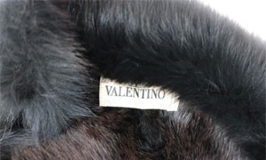 Il brand Valentino abbandona le pellicce dal 2022