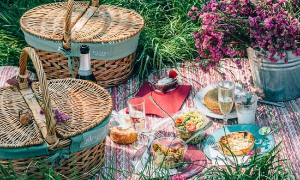 Gli italiani non rinunciano all' aperitivo, protagonista oggi pic-nic e barbeque
