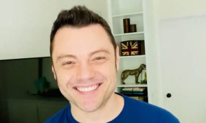 Tiziano Ferro dopo un anno torna a casa
