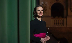 Oksana Lyniv - la prima donna della storia a dirigere l'orchestra dell'annuale Festival di Bayreuth