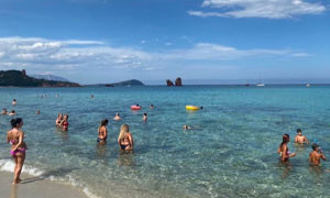 Spiagge adatte ai bimbi: Orr&igrave; e Cea confermano anche quest'anno la Bandiera Verde dei pediatri