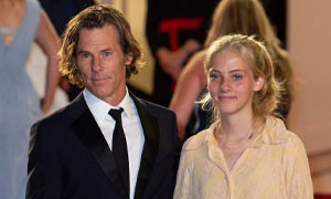 La figlia di Julia Roberts debutta sul red carpet e conquista tutti