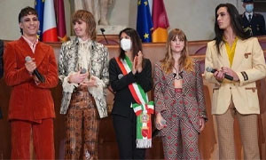 I M&aring;neskin accolti da Virginia Raggi in Campidoglio