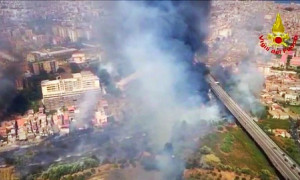 Sardegna e Sicilia il fuoco sta distruggendo le due isole