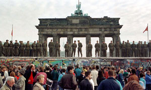 60 anni fa a Berlino il Muro che tagli&ograve; in due l'Europa