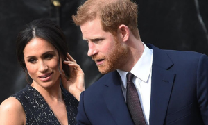 Niente battesimo a Windsor per la bambina di Harry e Meghan, lo vieta la Regina Elisabetta
