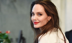 Angelina Jolie apre un profilo Instagram e pubblica la lettera di una ragazza afghana