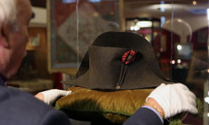 Cappello di Napoleone Bonaparte venduto a 1,2 milioni euro per il bicentenario della sua morte