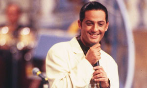 Karaoke, nel 1992 la prima puntata della trasmissione-cult con Fiorello